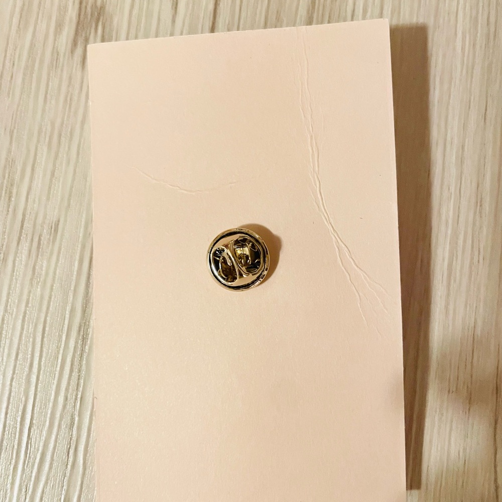 Kate Spade pink spade heart pin - Picture 2 of 2